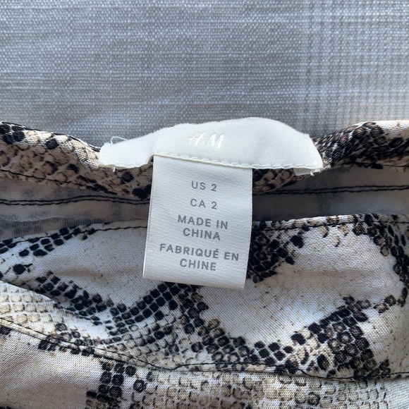 H&M Snakeskin Printed Maxi Skirt - Picture 2 of 2